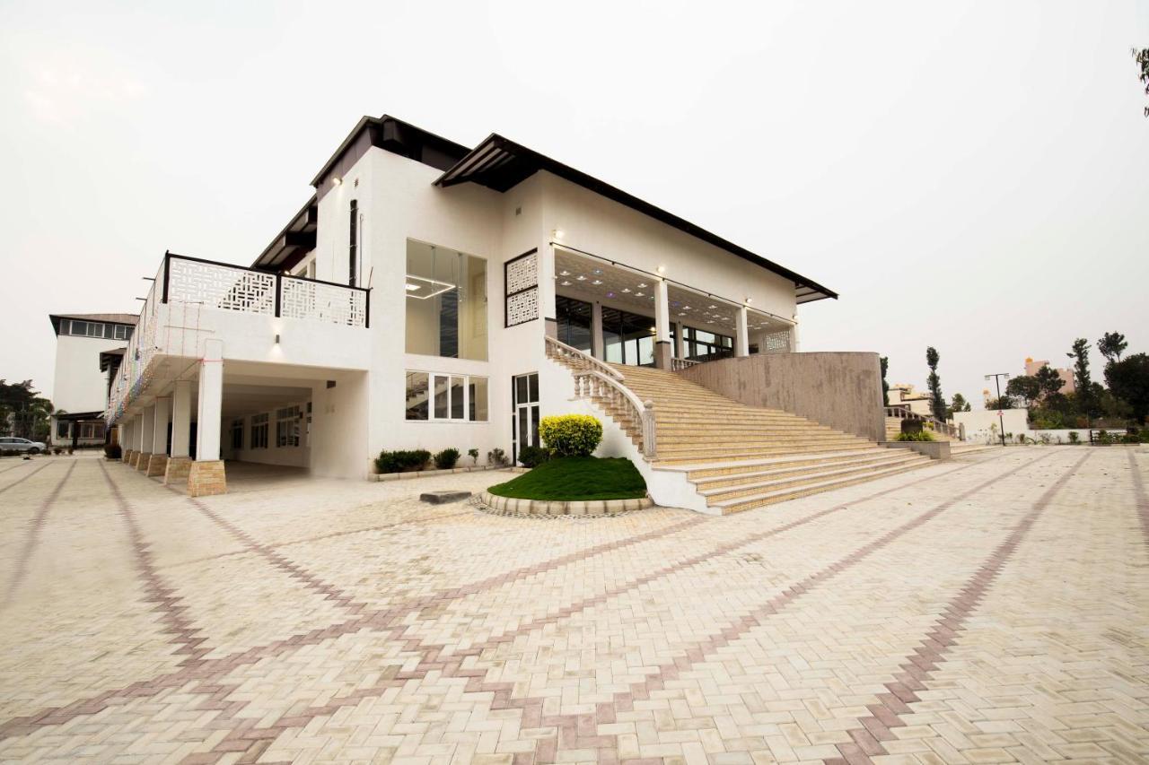 Vistar Pavithra Vivaha Convention Hall Jigani Eksteriør bilde