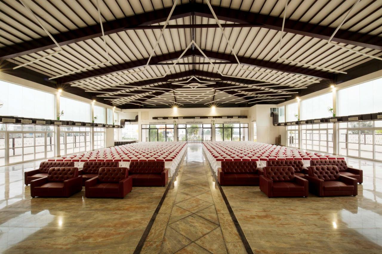 Vistar Pavithra Vivaha Convention Hall Jigani Eksteriør bilde